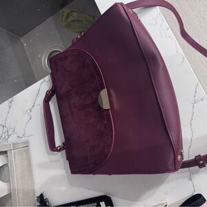 Chic Burgundy Crossbody Bag